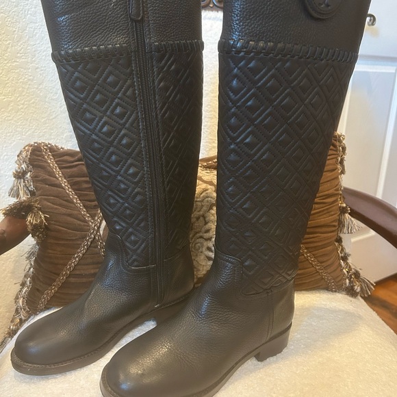 Tory Burch black quilted leather Miller riding boots, size 5.  Worn twice. - Picture 5 of 16